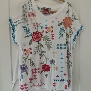 Johnny Was White Floral Embroidered Short Sleeve Top